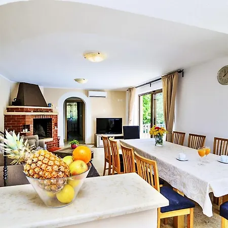 Villa Ferlini Villa *