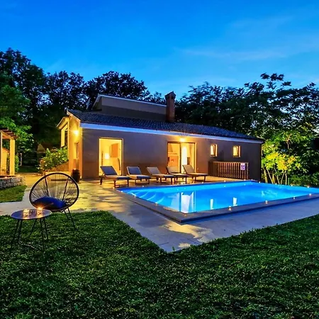 Villa Ferlini Vila *